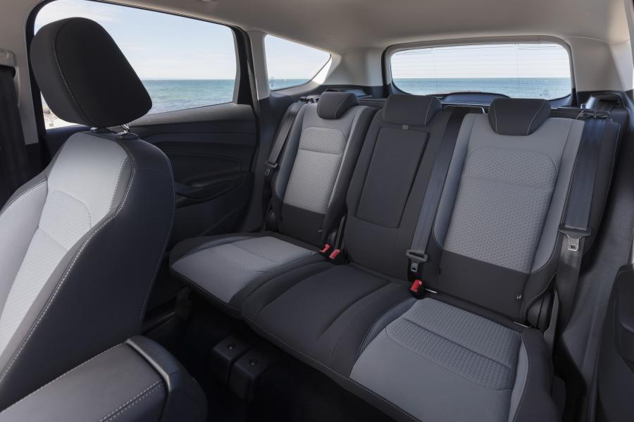 Интерьер Ford Escape Ambinente 2016 года  (AU) (фото 12 из 14)